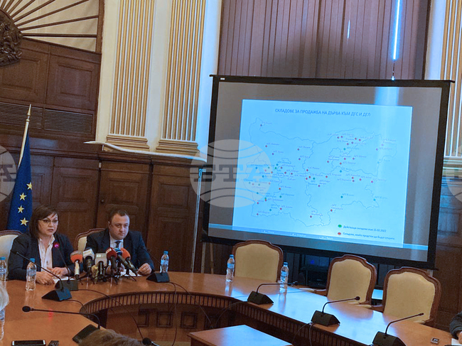 Корнелия Нинова - Иван Иванов - брифинг