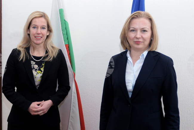 Надежда Йорданова -  Кристина де Бройн – среща