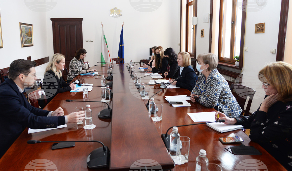 Надежда Йорданова -  Кристина де Бройн – среща