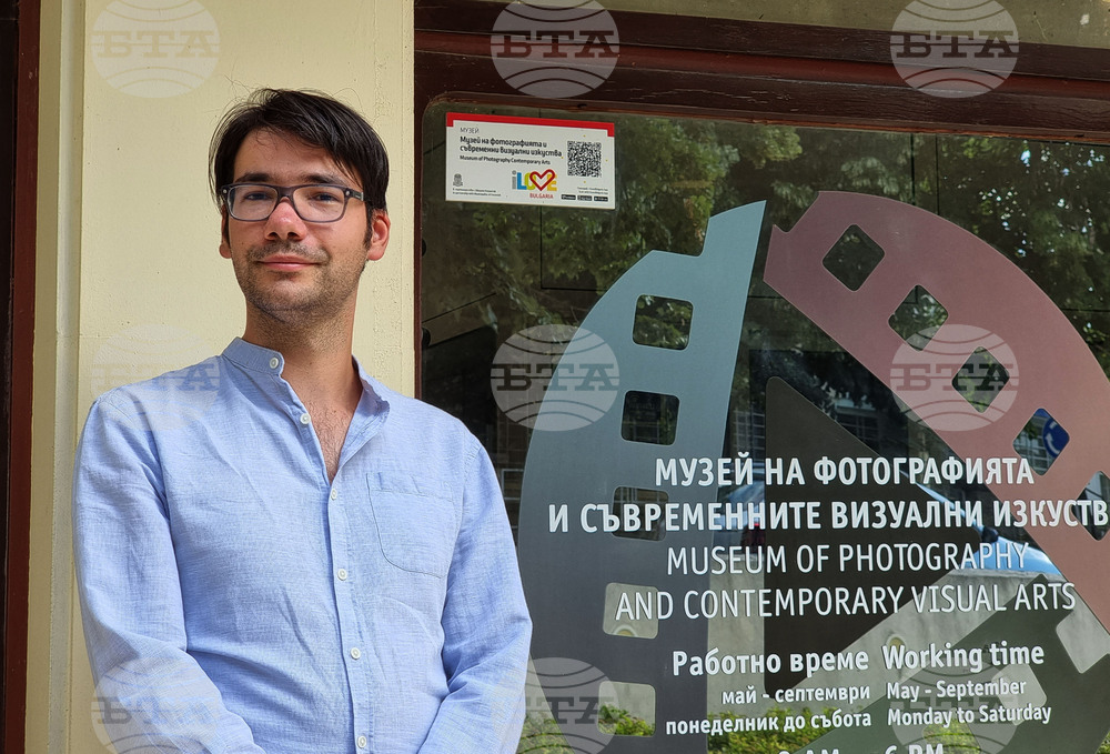 Изложбата "Фотографски експерименти" на Силвио Томов представя различни фотографски техники в Казанлък