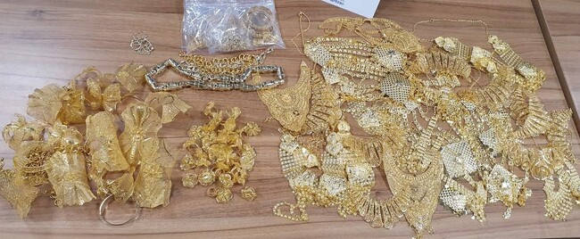 Окръжна прокуратура-Хасково привлече като обвиняем български гражданин за контрабанда на златни накити за 165 438 лева