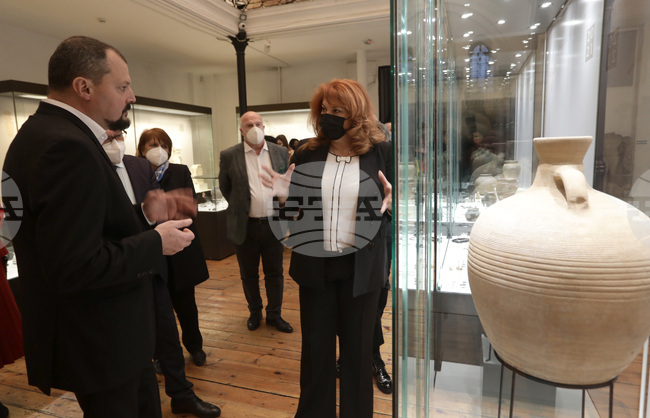 Илияна Йотова - археология - изложба