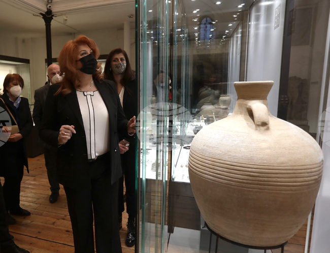 Илияна Йотова - археология - изложба