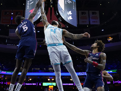 Hornets 76ers Basketball