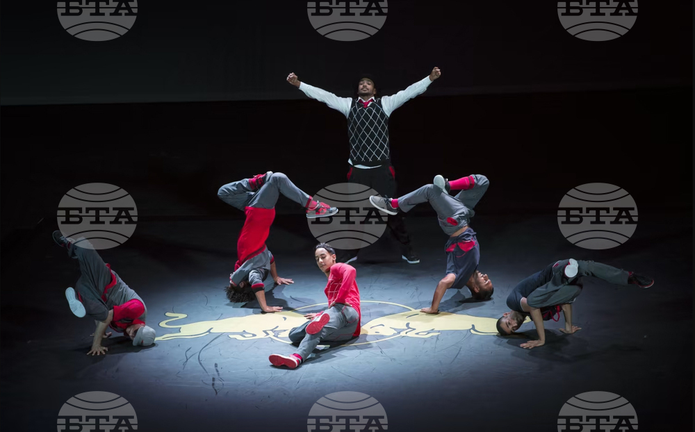 Breakdancers Perform Flying Bach in Varna
