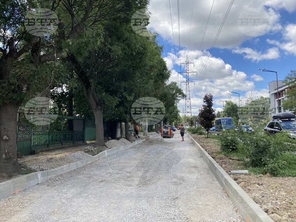 В ремонт е локалното платно на бул. "Никола Петков" в район "Витоша"