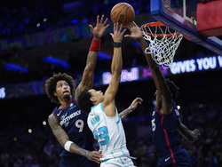 Hornets 76ers Basketball