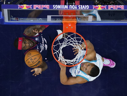 Hornets 76ers Basketball