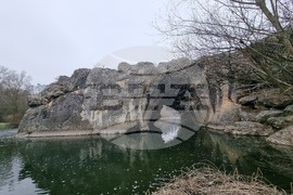 Село Ъглен - природа - скален мост