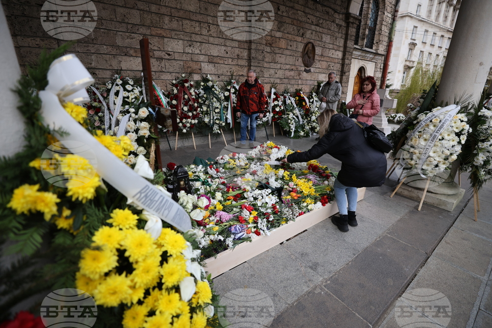 Храм "Св. Неделя" - Патриарх Неофит - почит