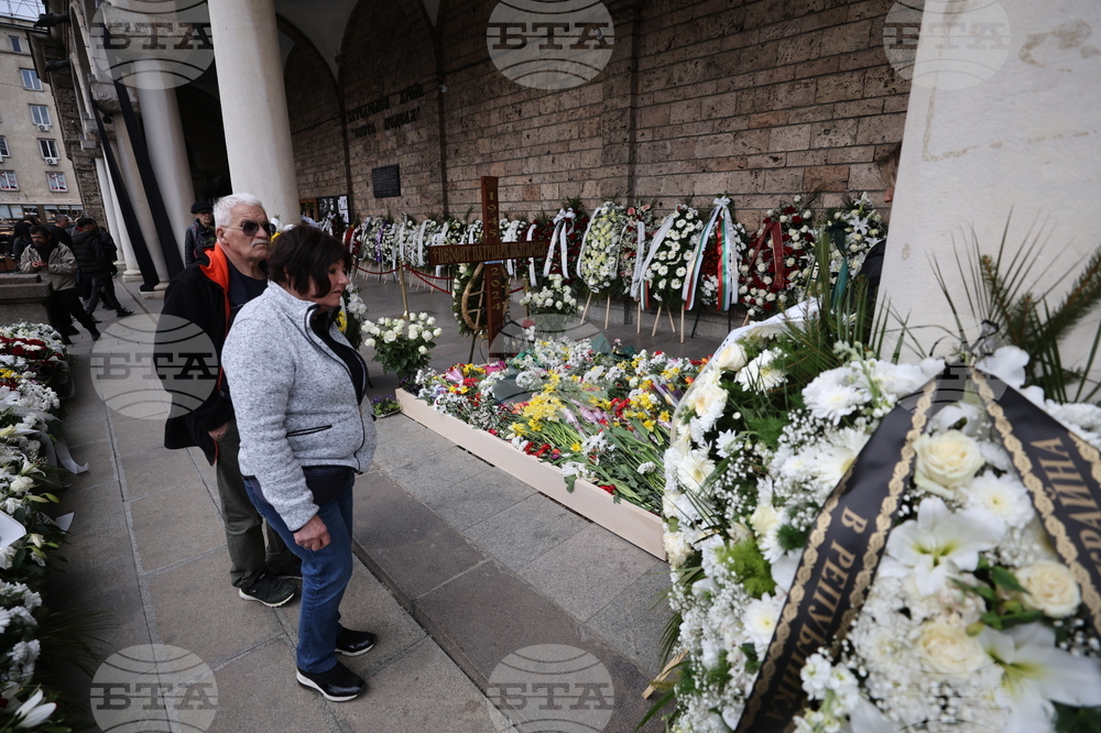 Храм "Св. Неделя" - Патриарх Неофит - почит