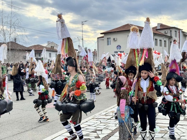И тази година кукерски и маскарадни състави ще "гонят злото" в центъра на Павел баня на Сирни Заговезни