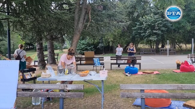 Сдружение „Самаряни“ подреди библиотека в акция срещу насилието в Стара Загора