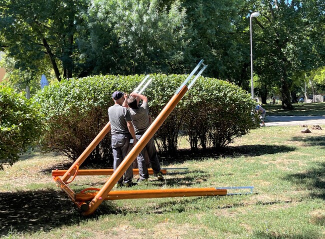 Нова люлка радва малчуганите в парк „Владикина бахча“