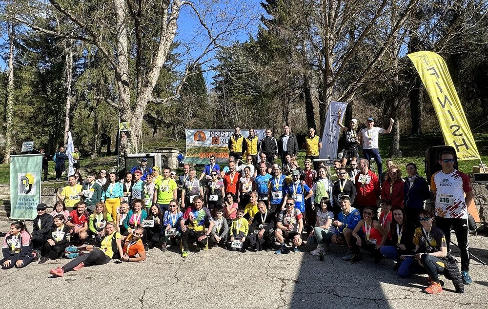 Община Русе: Над 300 бегачи стартираха в седмия Дунавски маратон „Prista RUN 2024“