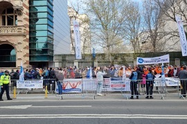 Румъния - търговски служители - протест