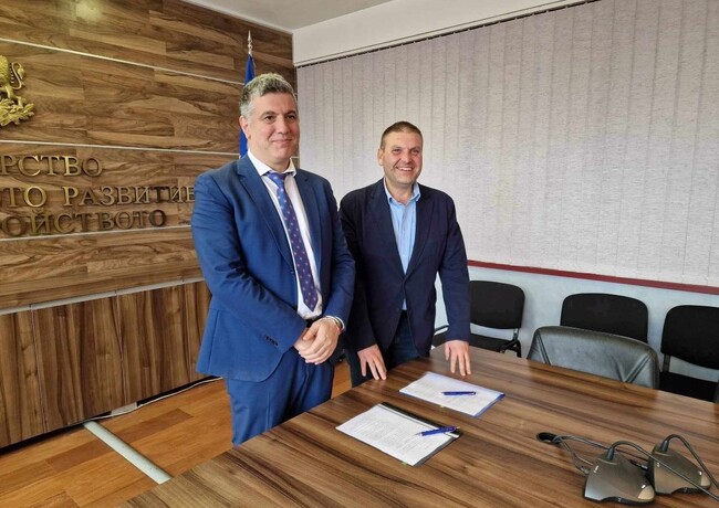 Община Плевен подписа с МРРБ първите споразумения за финансиране на общински инфраструктурни проекти