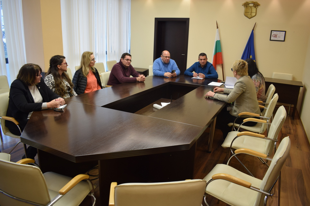 Областен информационен център Добрич: Заключителна пресконференция се проведе по проект „Подобряване на енергийната ефективност в сгради с обществено предназначение в град Шабла“