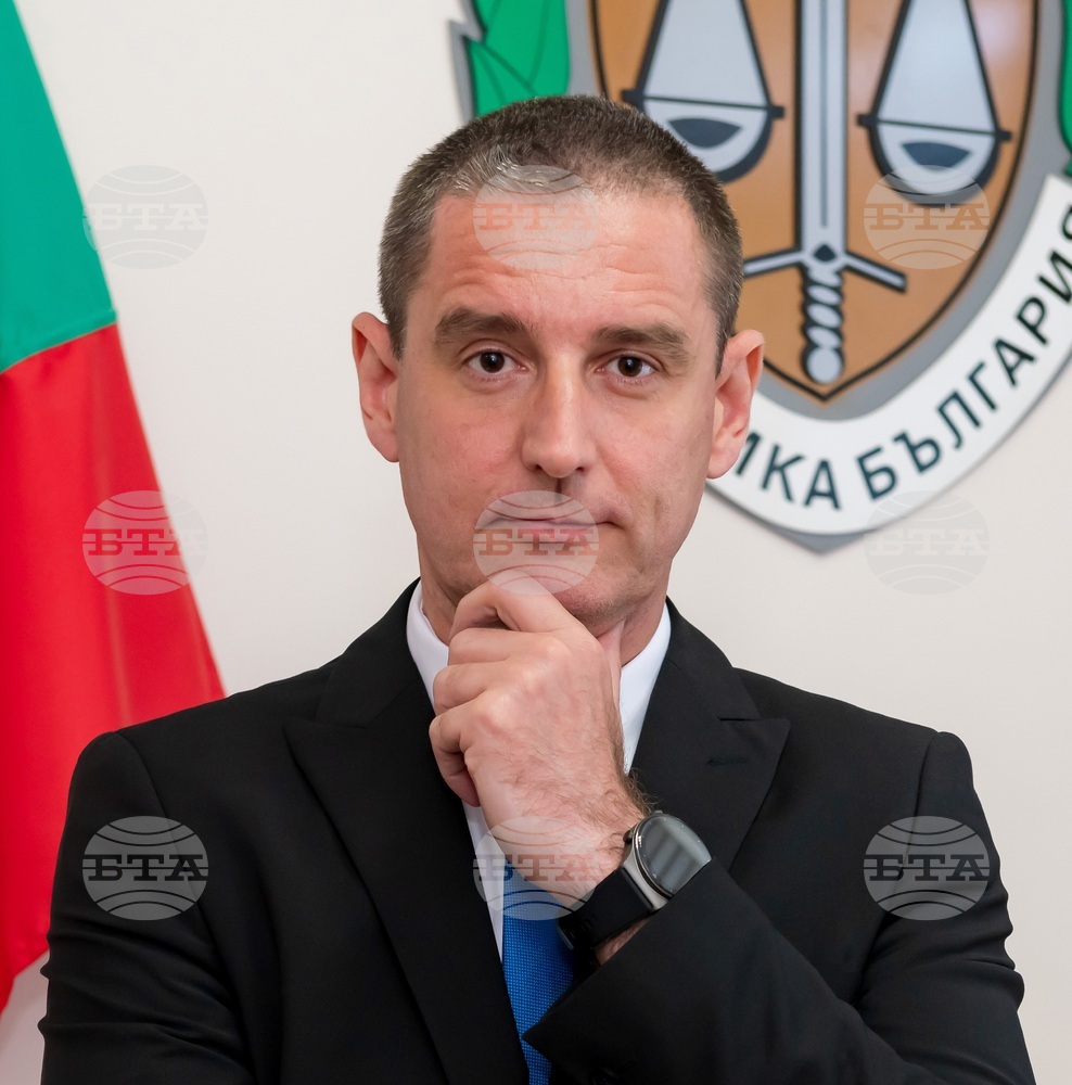 Владимир Николов: За решаването на проблемите с корупцията и престъпността всички власти следва да спрат да си „прехвърлят топката“