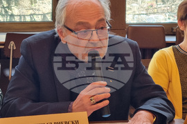 Ловеч - болница - среща