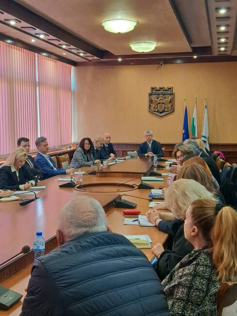 Община Варна: Кметът Благомир Коцев нареди подмяна на неработещото осветление в Морската градина и центъра 