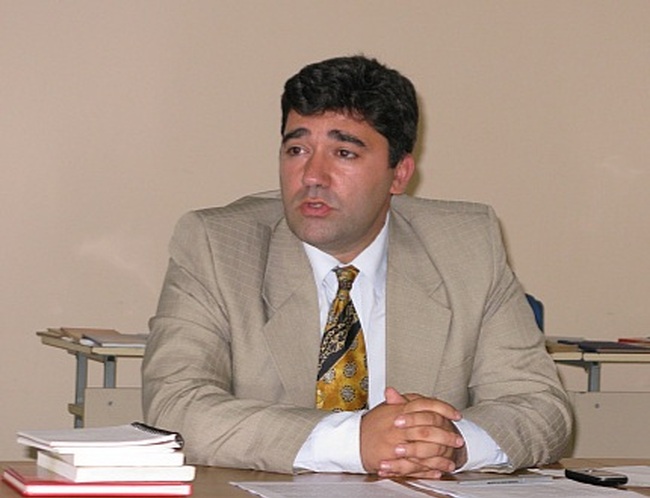  Със законови промени трябва да се предотврати регистрирането на вероизповедания, дублиращи наименованието на БПЦ, каза доц. Костадин Нушев