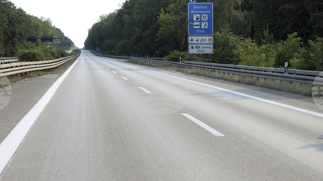 Шофьор беше глобен с 900 евро за превишена скорост на магистрала в Германия, след като вдигна над 320 км/ч