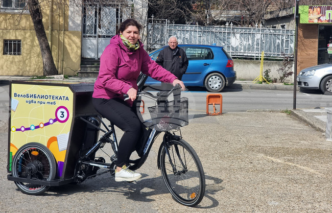 Варна - велоБиблиотека - читалня