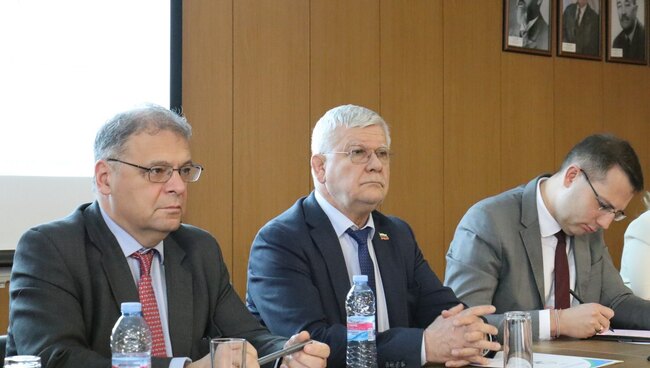 Министър Попов: Ролята на НИМХ е много важна за климатичните политики