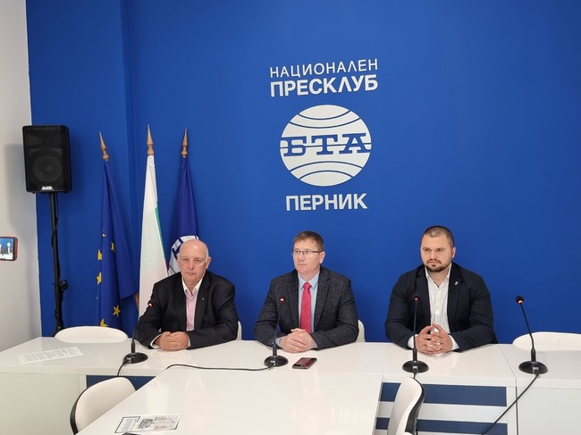 Структурата на "Възраждане" в Перник коментира проблемните аспекти в транспортната свързаност на региона