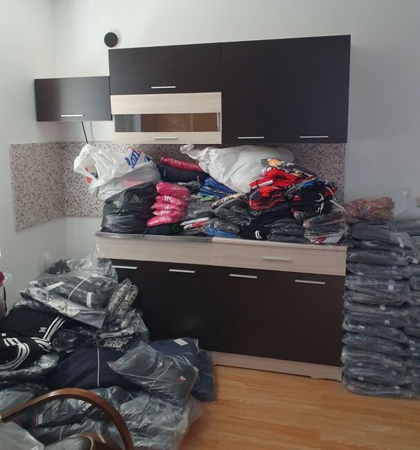 МВР: Голямо количество имитиращи стоки иззеха служители на ГДБОП при спецакция в Бургас