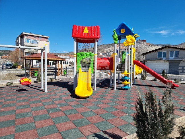 Момчилград - пазар - обновен