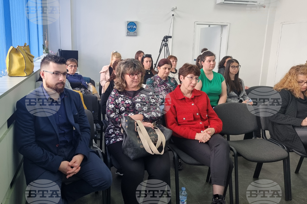 Национален пресклуб на БТА Ловеч - социални работници - среща