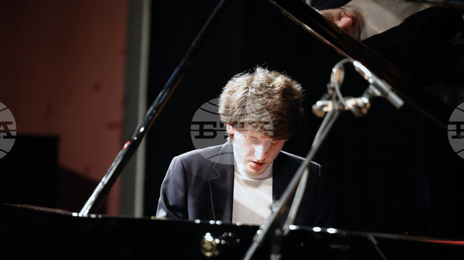 Пианистът Емануил Иванов свири Барток, Гершуин и Мануел де Файя на концерт във Варна
