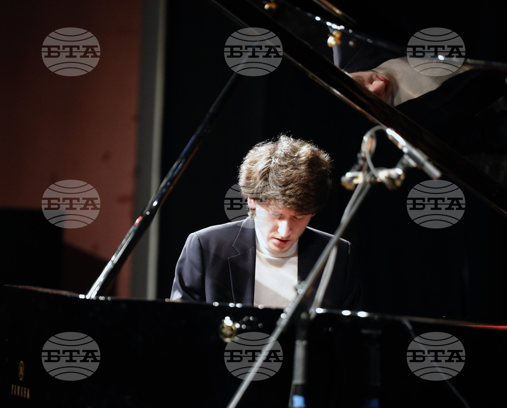 Пианистът Емануил Иванов свири Барток, Гершуин и Мануел де Файя на концерт във Варна