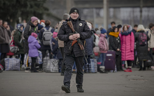 Украинската полиция е извършила над хиляда претърсвания в рамките на разследване на трафик на оръжие