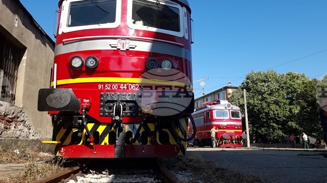 Възстановено е движението на влакове под новия Бетонен мост в Пловдив