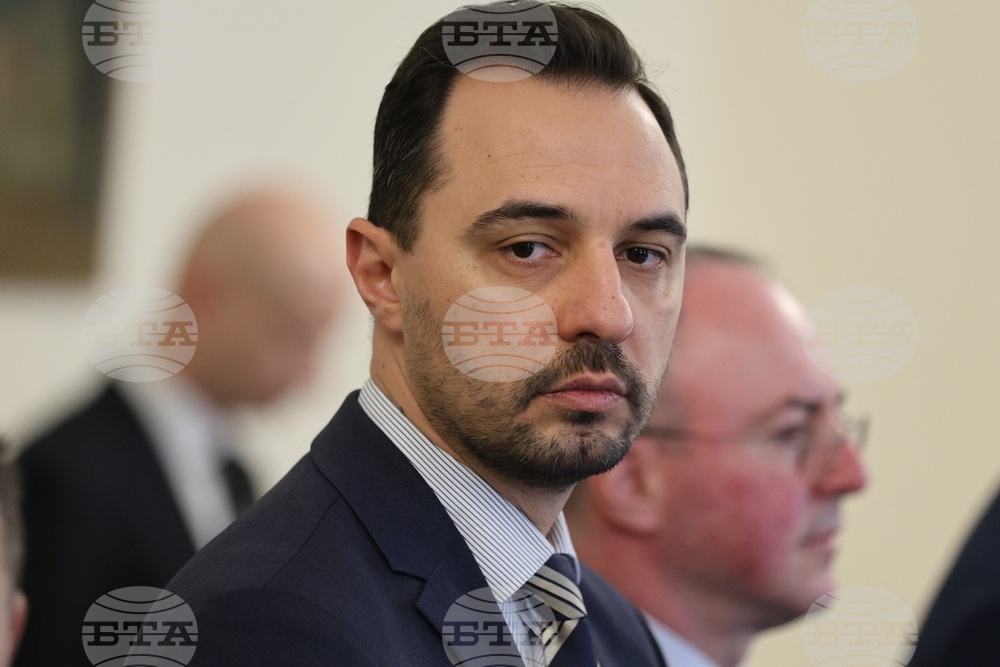 Нови над 3,2 млн. лв. са върнати на държавата от изпълнителя на неосъществения правителствен комплекс, съобщи икономическото министерство