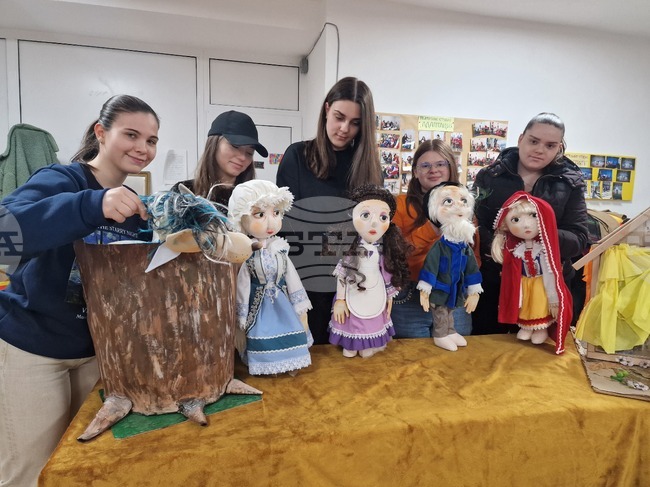 Петрич - пътуващ куклен театър