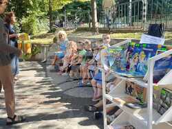 Книжките самоходки откриха своите малки читатели в парка на Благоевград 