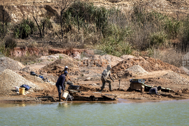 Златна треска обхвана малък южноафрикански град 
