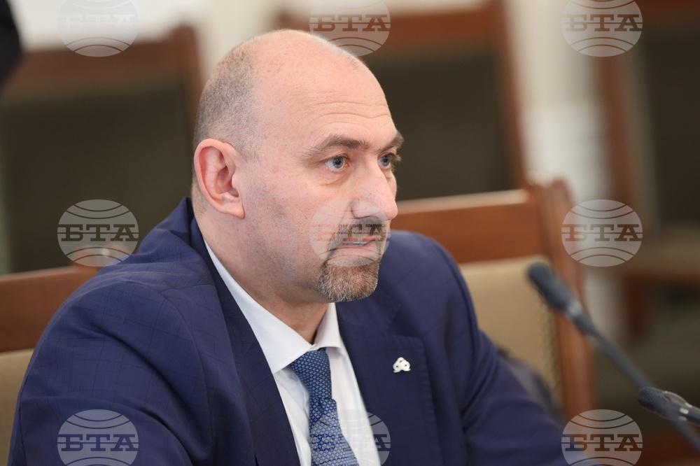 Министър Коритарова освободи председателя на Управителния съвет на Агенция "Пътна инфраструктура" след установени незаконосъобразни действия