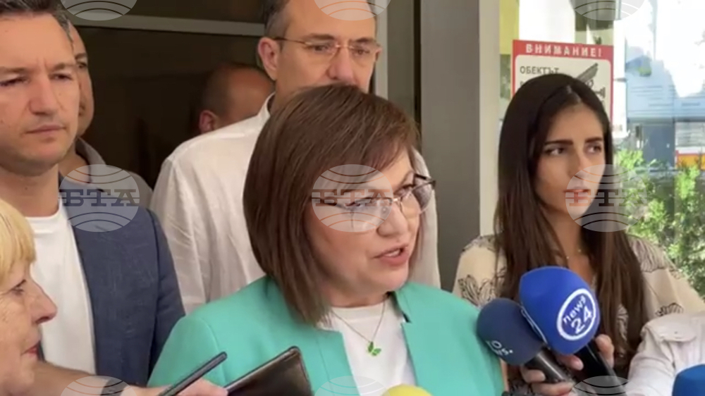 Former Economy Minister Denies Successor's Allegations of Delayed Arms Export Procedures, Personnel Changes