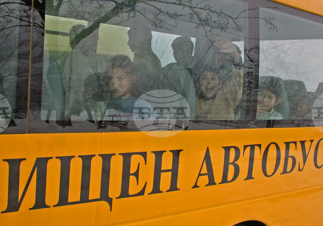 Нов училищен автобус е предоставен от образователното министерство за община Елхово, Ямболско