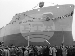 Варна - таркер Хан Аспарух - пускане на вода