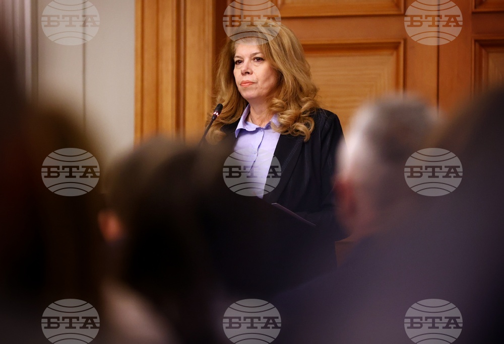 Проф. Николай Овчаров - книга - представяне