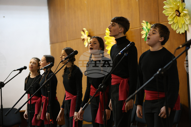 Концерт „Жената в сърцето на света“ ще бъде представен от фолклорна група „Бисери“ в Благоевград 