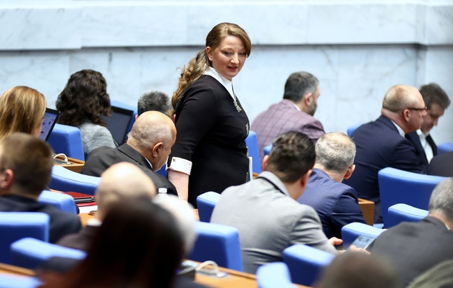 GERB-UDF Deputy Floor Leader Sacheva Says CC-DB Were Trying to Sabotage Rotation of Prime Ministers from Very Beginning