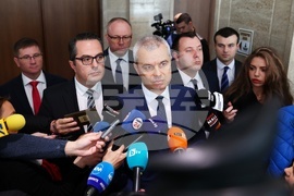 Народно събрание - кулоари - „Възраждане“ - брифинг