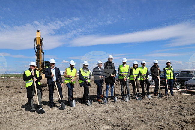 Село Радиново - „Шнайдер Електрик“ - първа копка